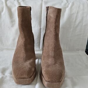 Dolce Vita Tan Suede Ankle Booties New No Tags